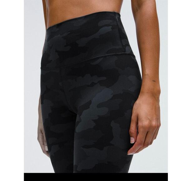 NWT Lululemon Align Pant 25” Size 8 Camo - Picture 3 of 5